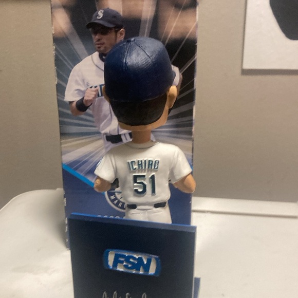 Seattle Mariners  Ichiro  2008 boblehead - Picture 2 of 3
